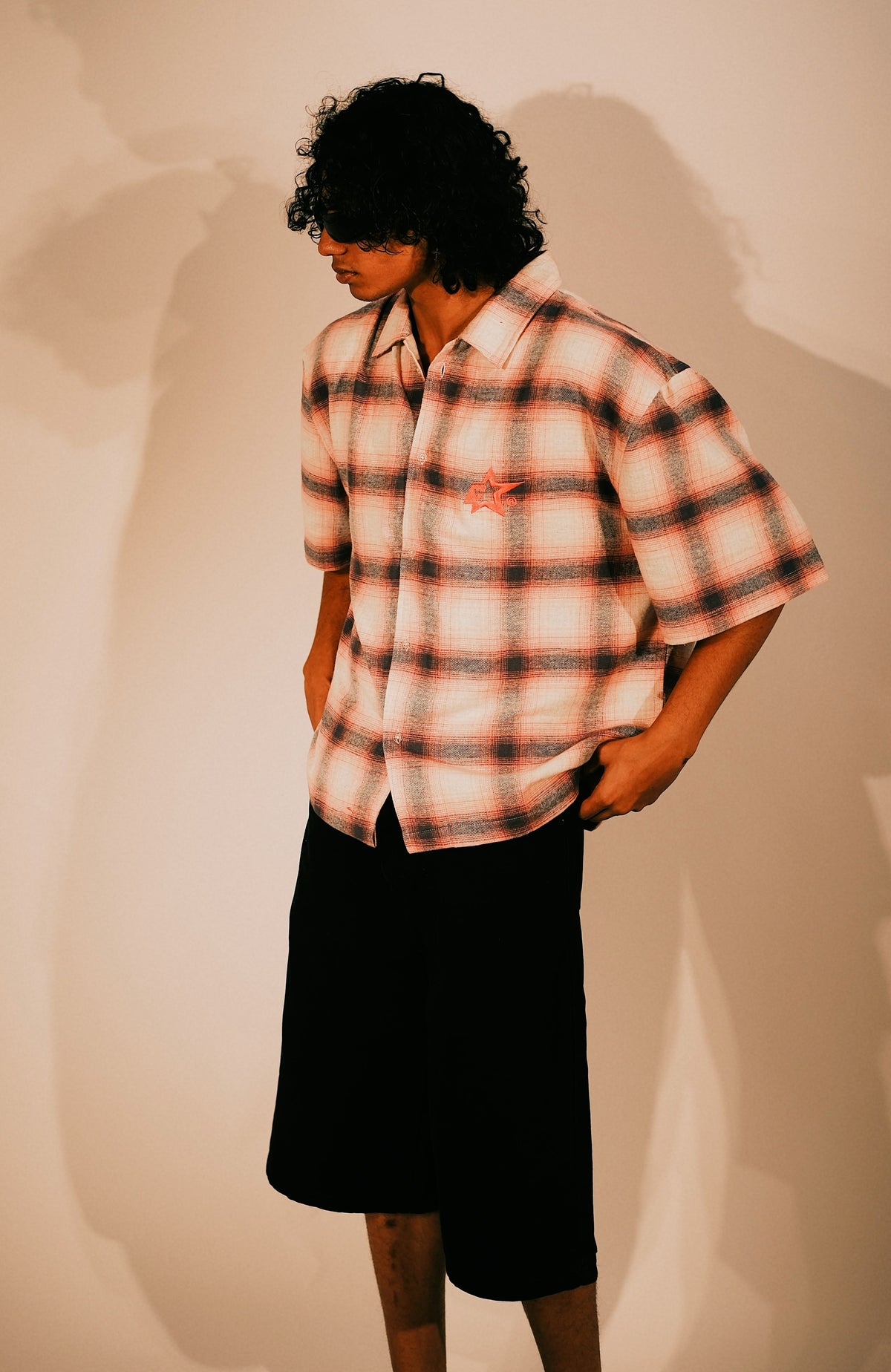 BOX FIT SKATE SHIRT - PINK/GREY